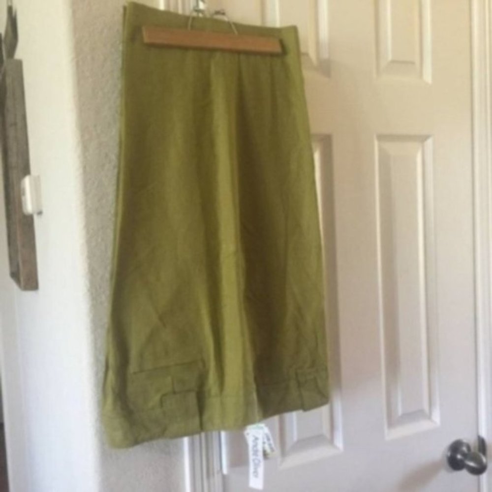 Andre Oliver Designer Green Capri Pants 16